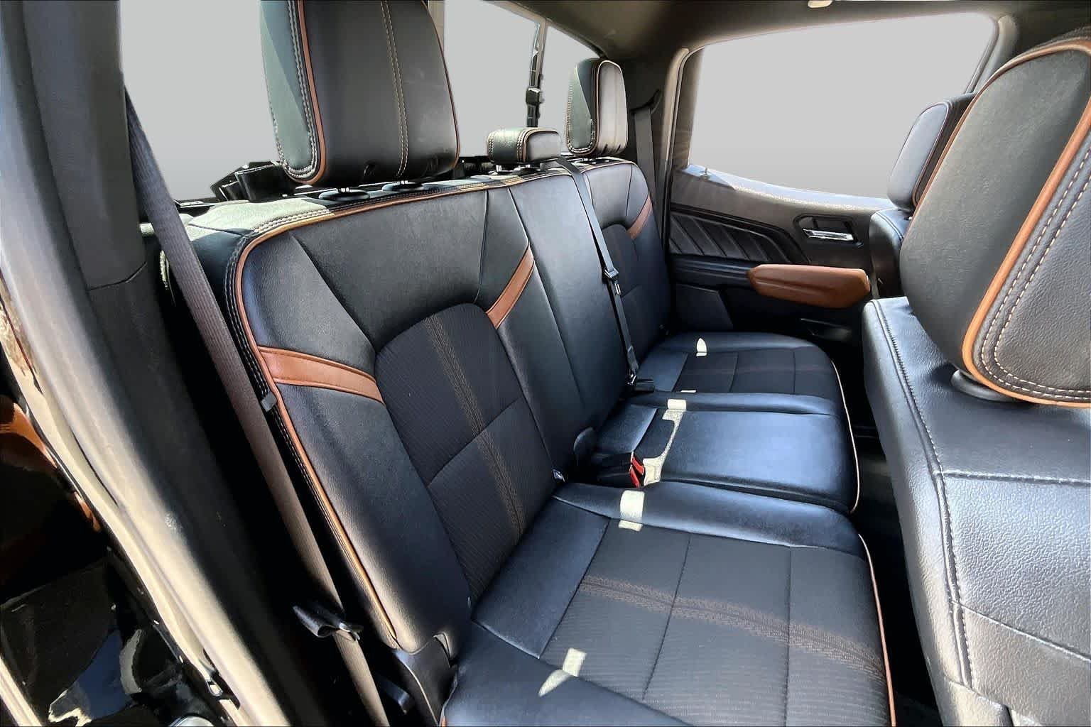 Used 2023 Onyx Black GMC 4WD AT4 image 19