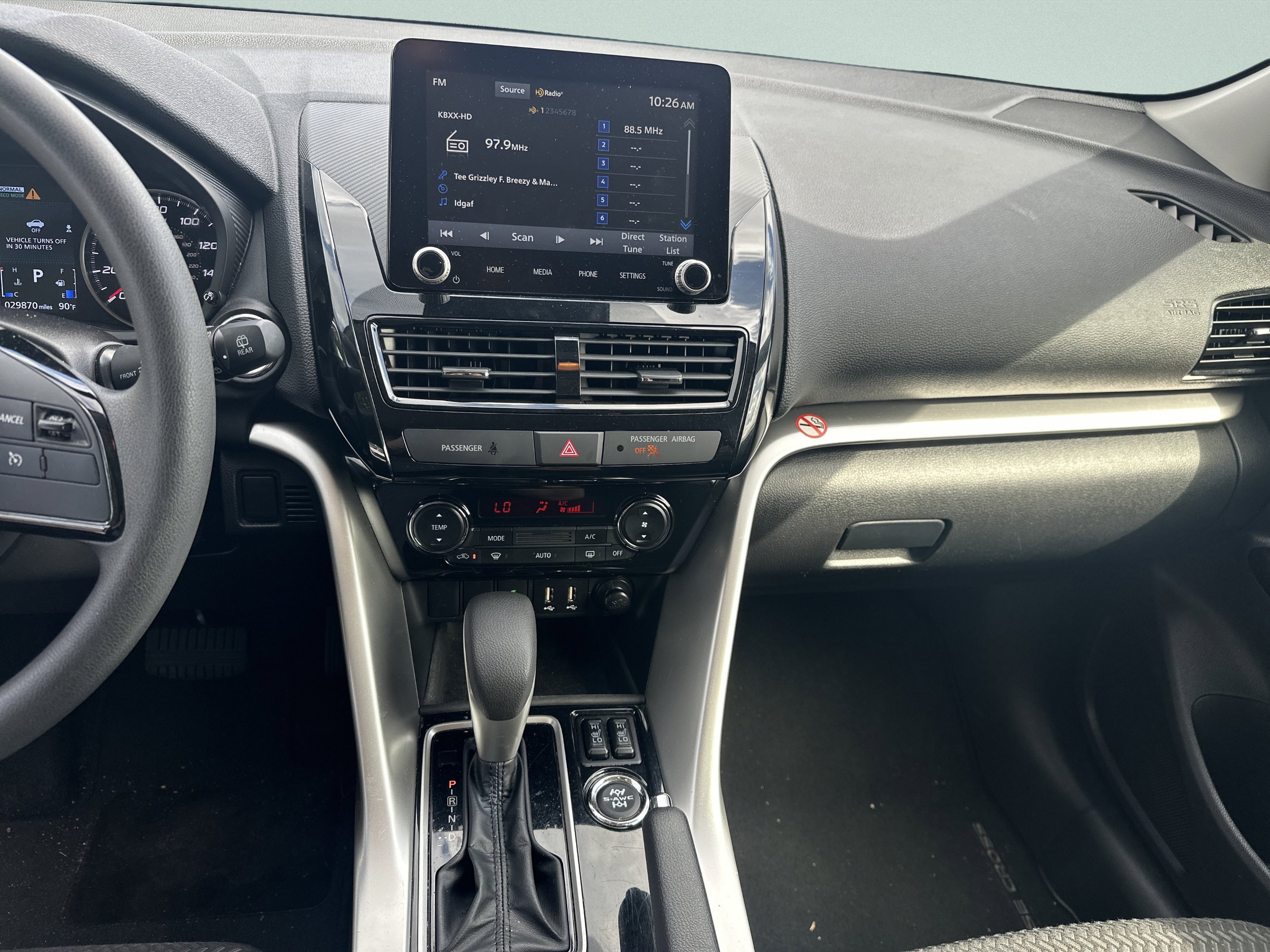 Used 2025 Silver Mitsubishi LE image 24