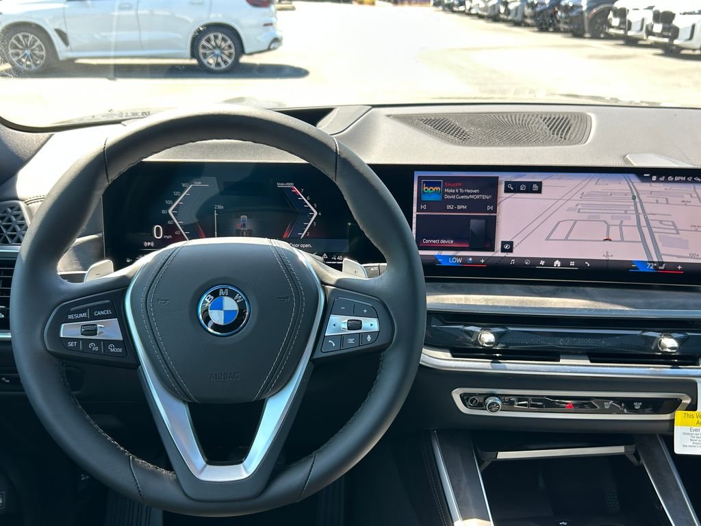 New 2026 Dravit Grey Metallic BMW xDrive50e image 17