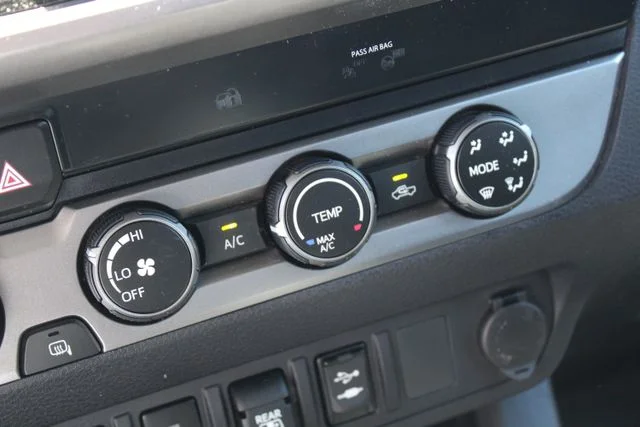 Used 2019 Silver Toyota SR5 image 15