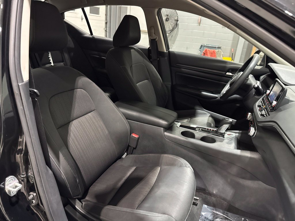 Used 2022 Black Nissan 2.5 S image 20