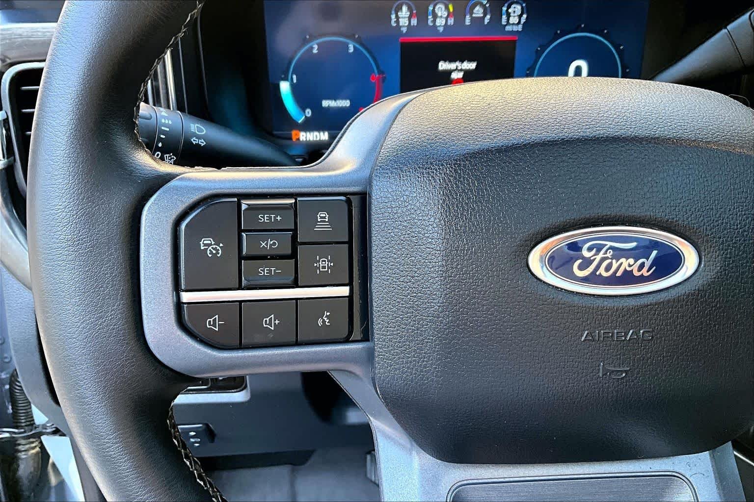Used 2025 Glacier Gray Metallic Tri-Coat Ford LARIAT image 24