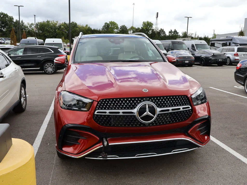 Used 2024 Red Mercedes-Benz GLE 450e image 4