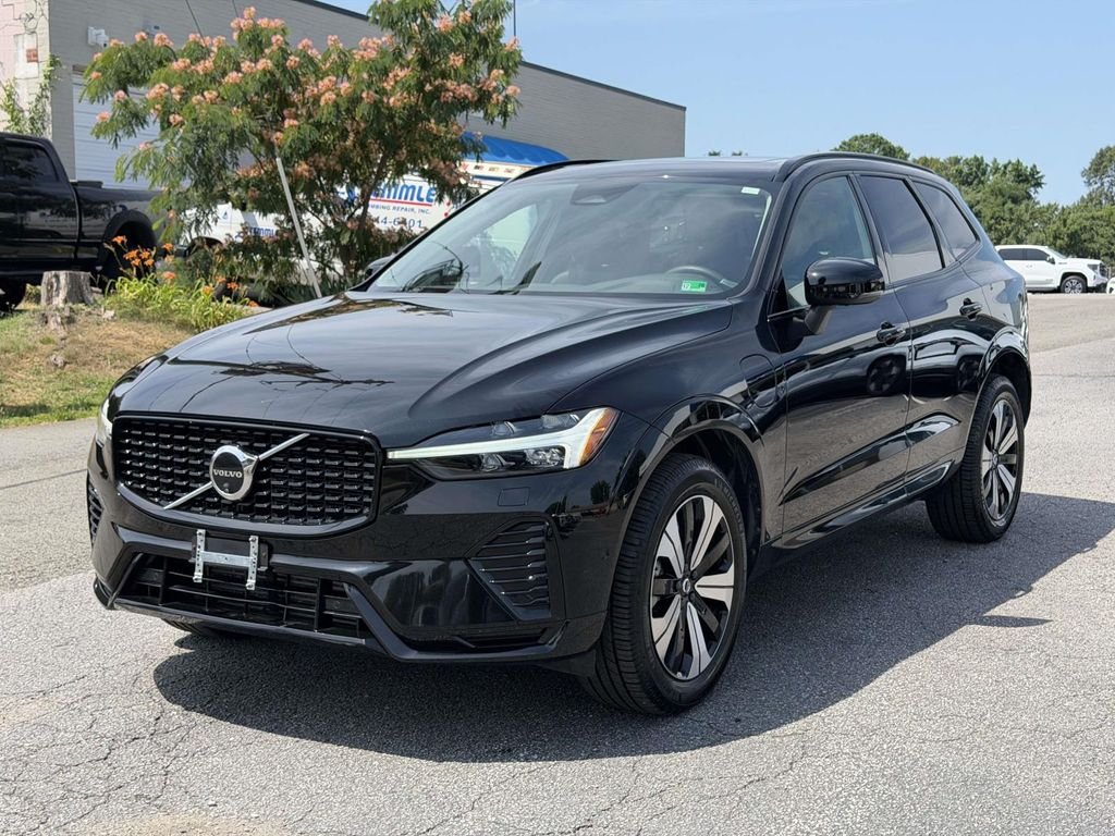 Used 2024 Black Volvo T8 Plus Dark Theme image 23