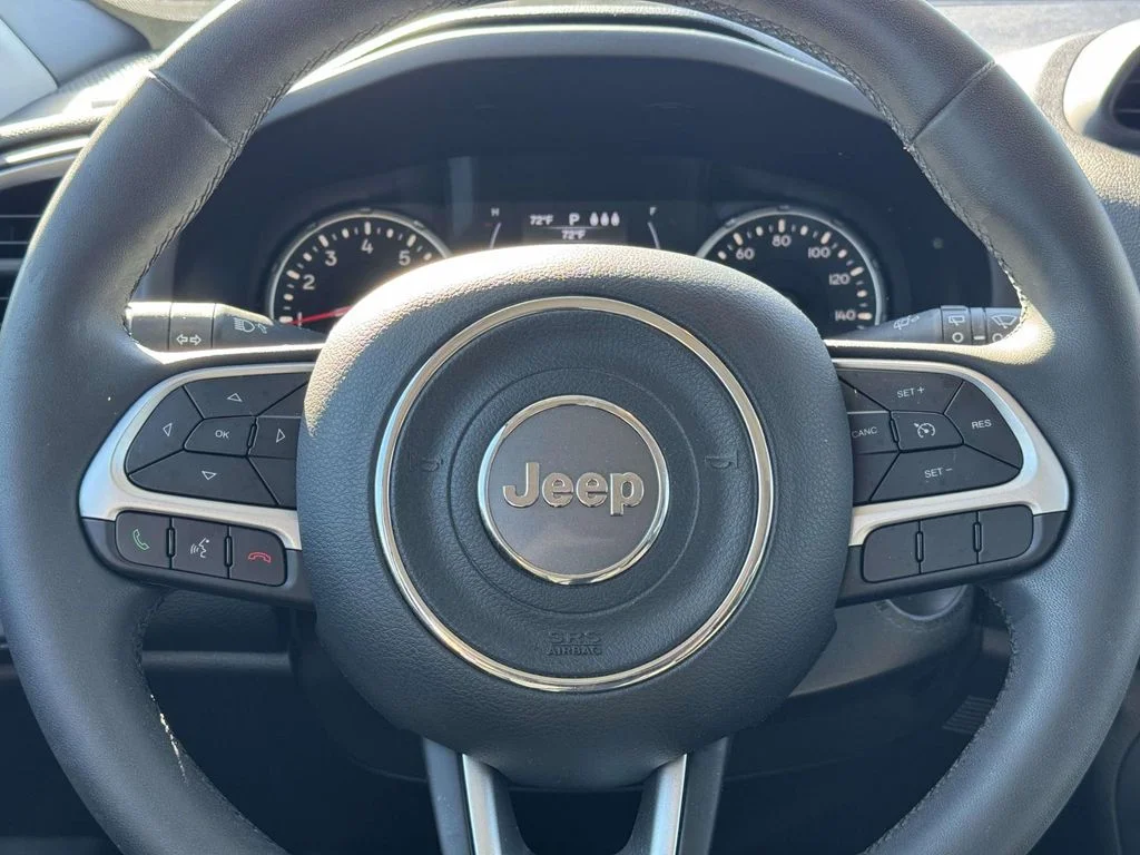 Used 2019 Blue Jeep Latitude image 17