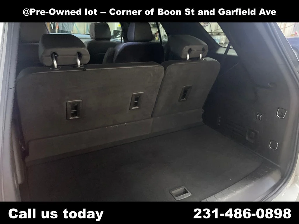 Used 2023 Beige Chevrolet High Country image 27