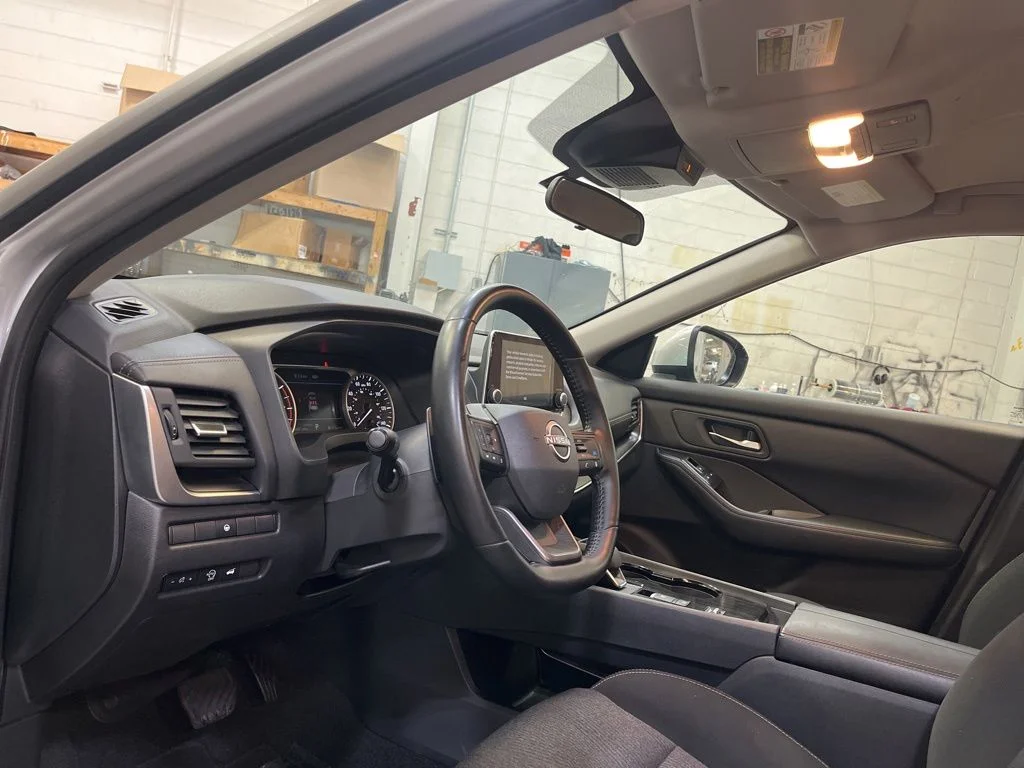 Used 2025 Silver Nissan SV image 33