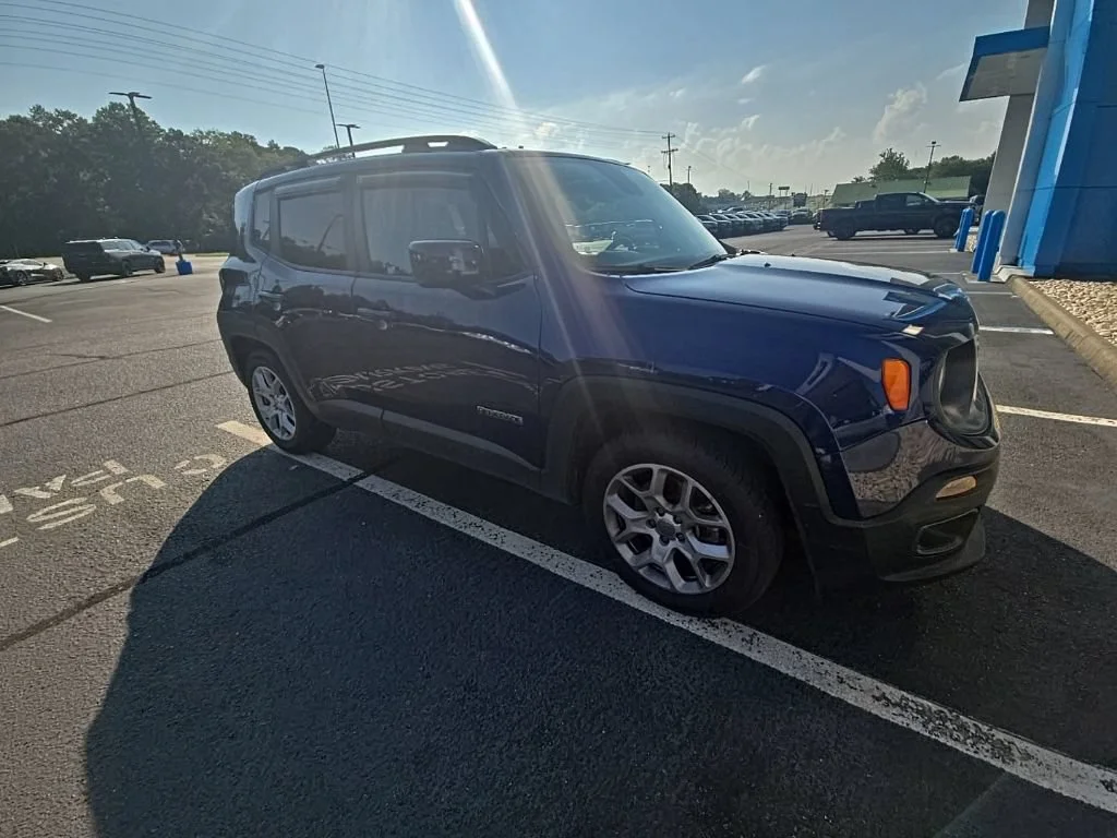 Used 2018 Jetset Blue Jeep Latitude image 6