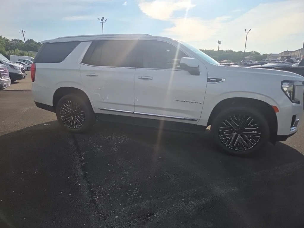Used 2022 White GMC SLT image 10