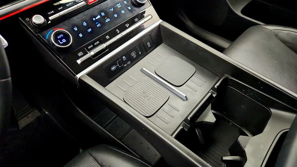 Used 2024 Rockwood Green Hyundai Limited AWD image 17