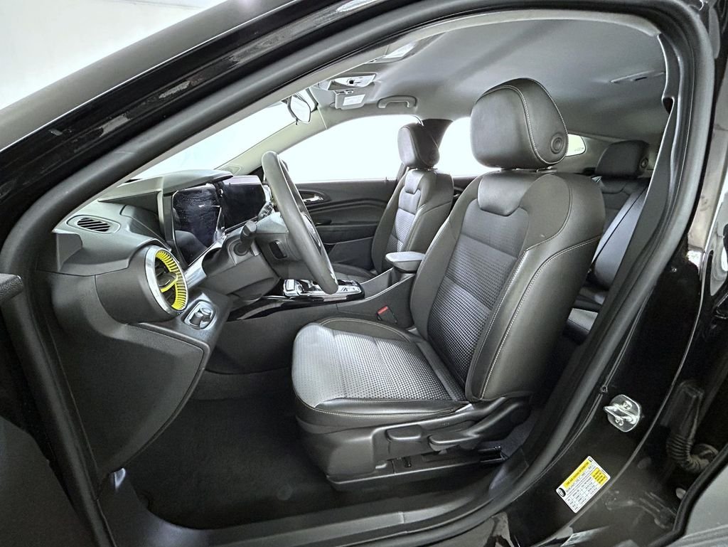 Used 2025 Black Chevrolet LT image 10