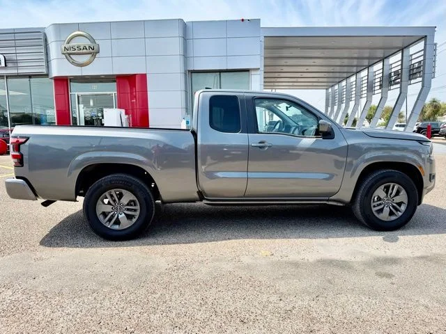 2025 Nissan Frontier SV - Photo 8