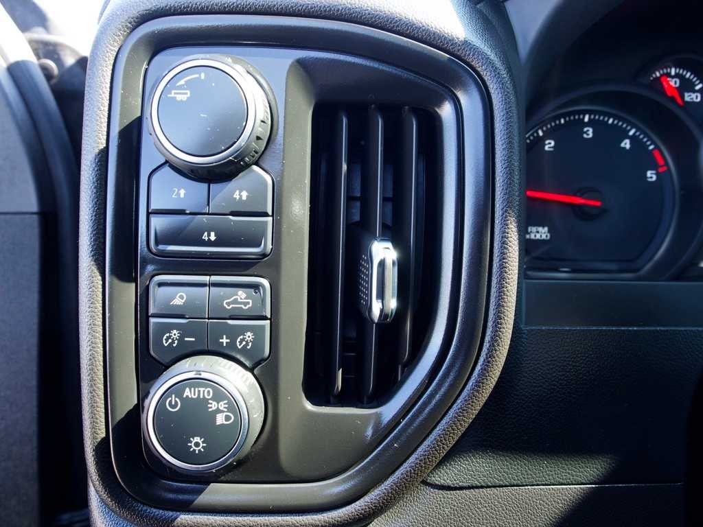 2025 Chevrolet Silverado 2500HD Custom - Photo 24
