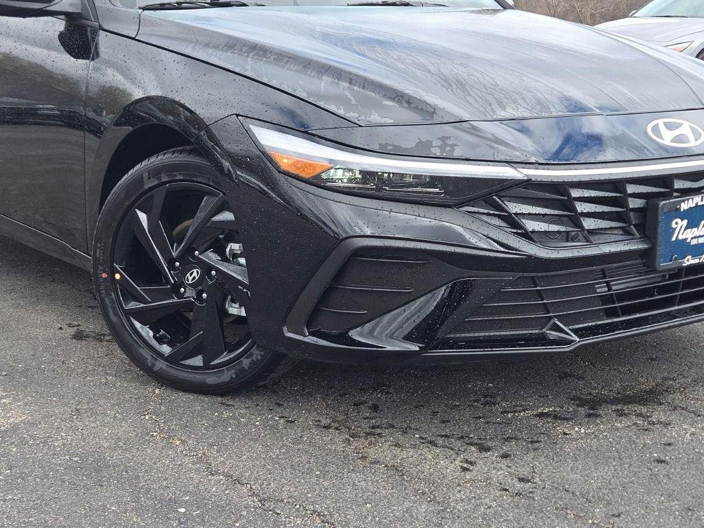New 2026 Black Hyundai SEL Sport image 3