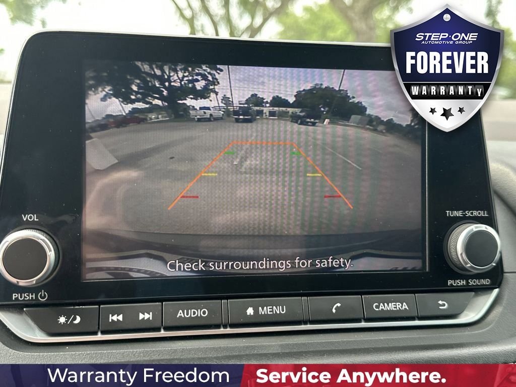 Used 2023 Gray Nissan S image 24