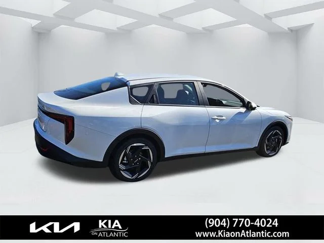 2025 Kia K4 EX - Photo 10
