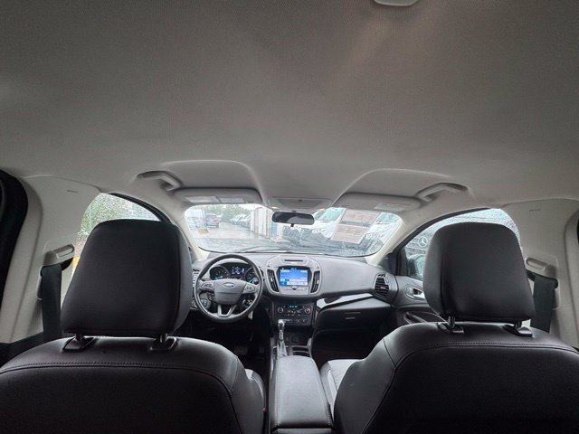 Used 2018 Oxford White Ford SE image 21