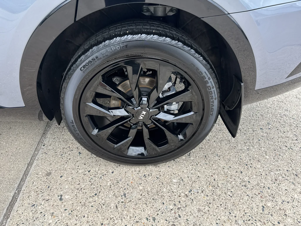 Used 2021 Everlasting Silver Kia SX Prestige image 12