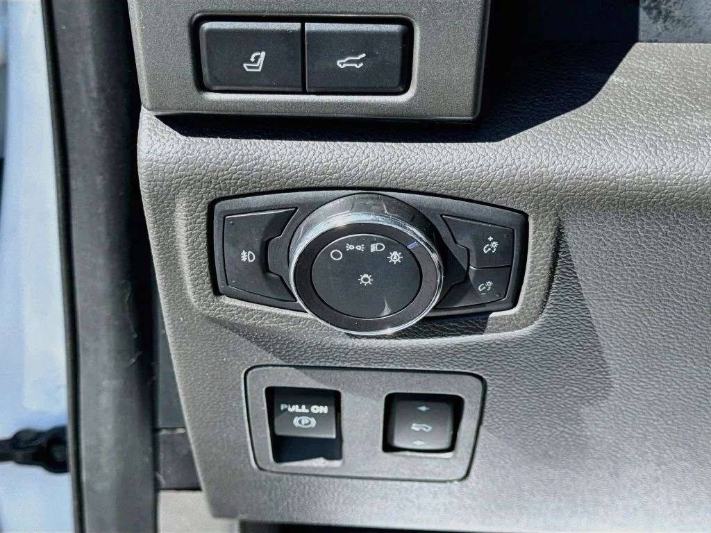 Used 2018 White Ford XLT image 10