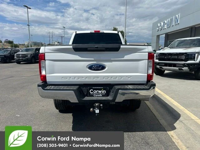 Used 2019 White Ford XL image 9