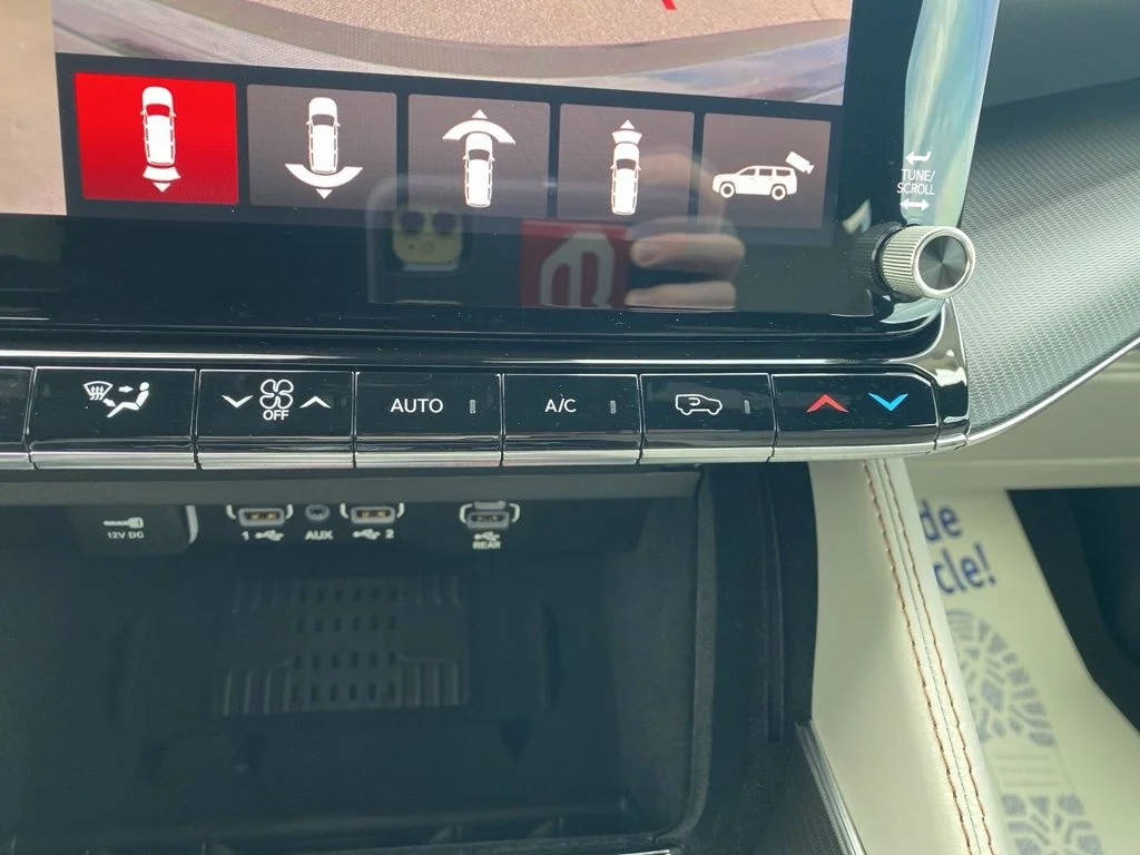 Used 2026 Black Jeep Summit Obsidian image 28