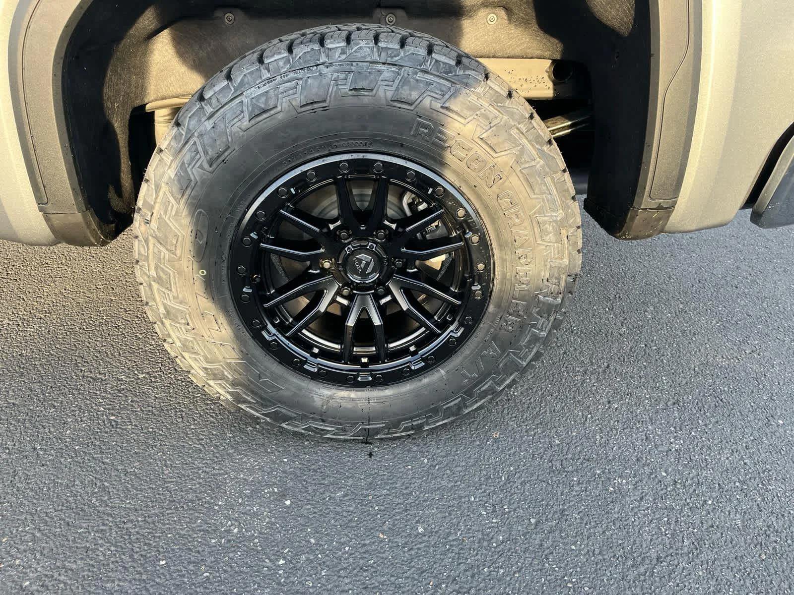 2026 GMC Sierra 1500 SLT - Photo 11