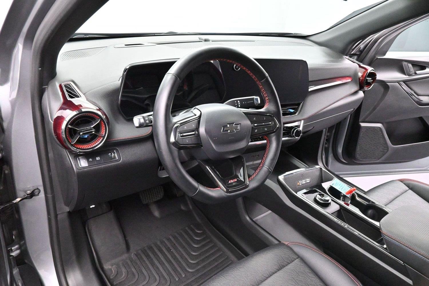 Used 2025 Sterling Gray Metallic Chevrolet FWD RS image 17