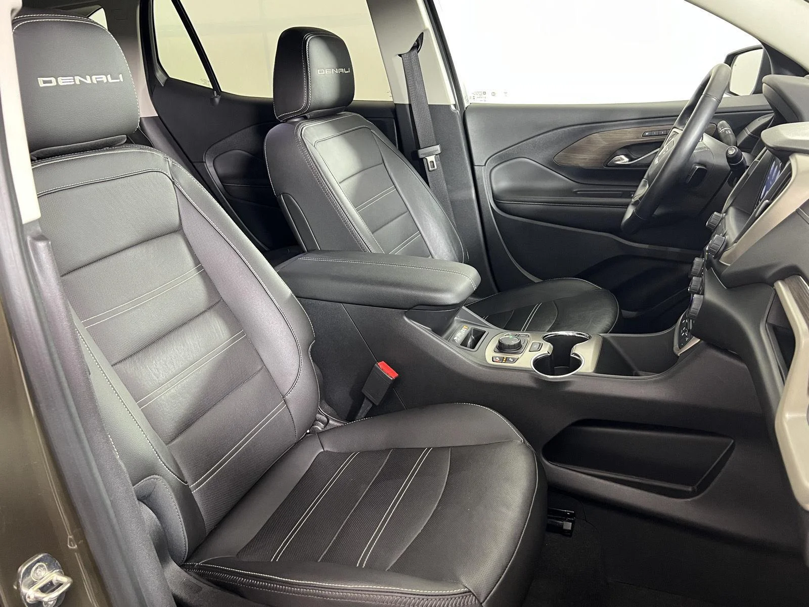 Used 2023 Deep Bronze Metallic GMC Denali image 25