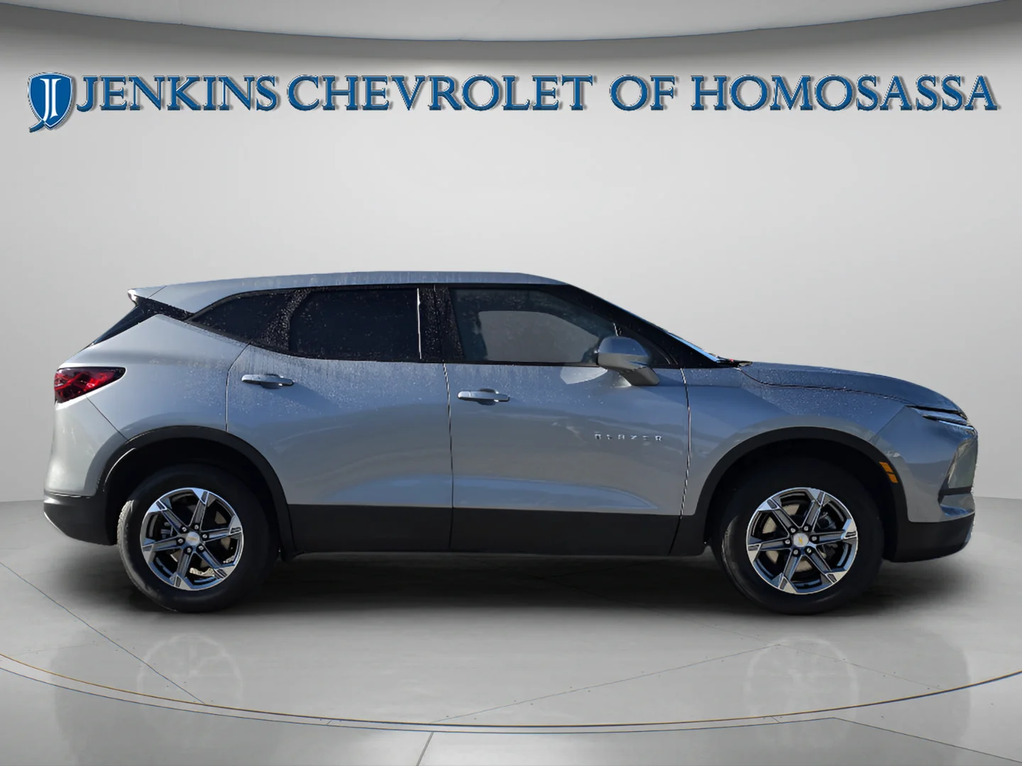 Used 2025 Sterling Gray Metallic Chevrolet LT image 3