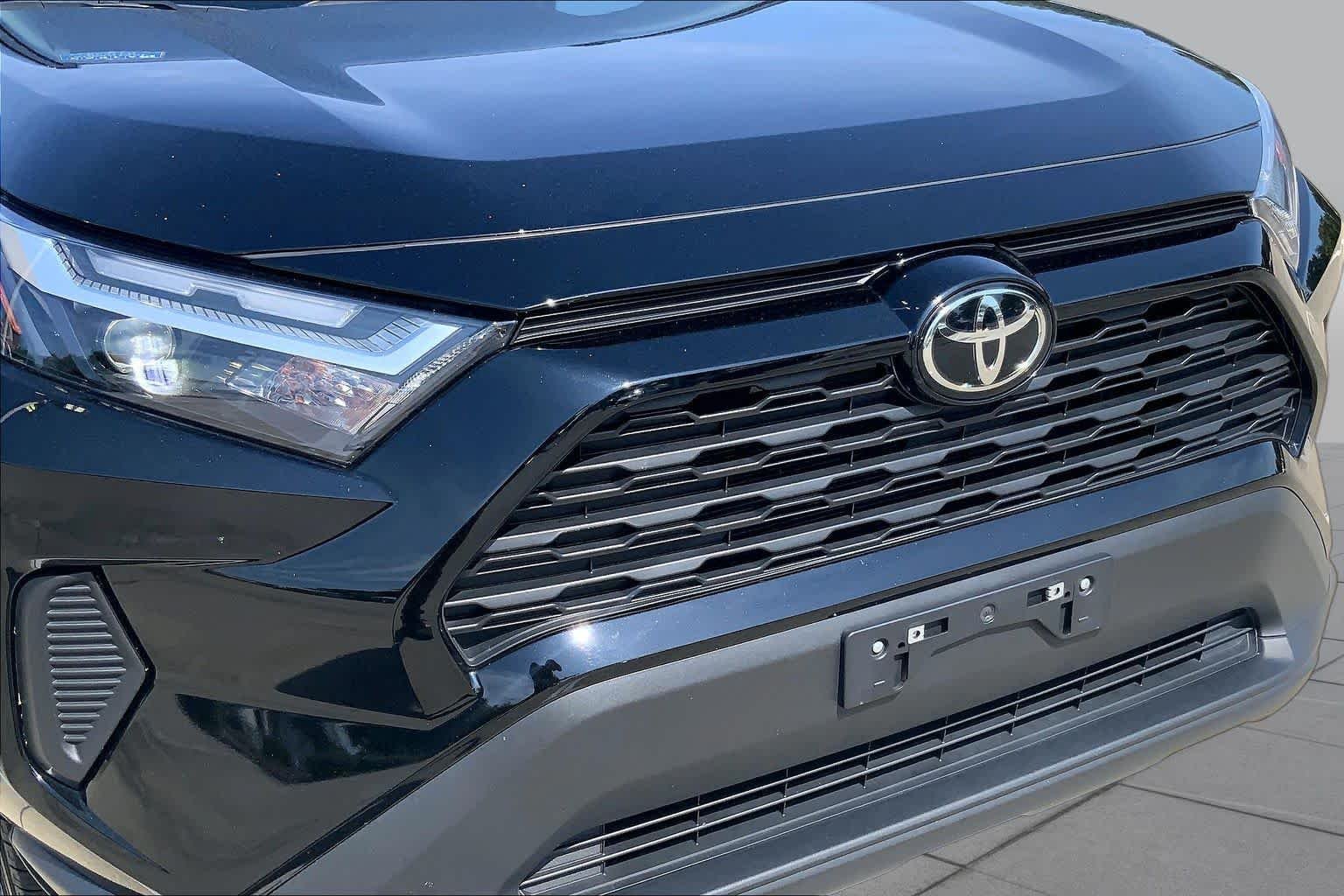 Used 2024 Midnight Black Metallic Toyota XLE image 32