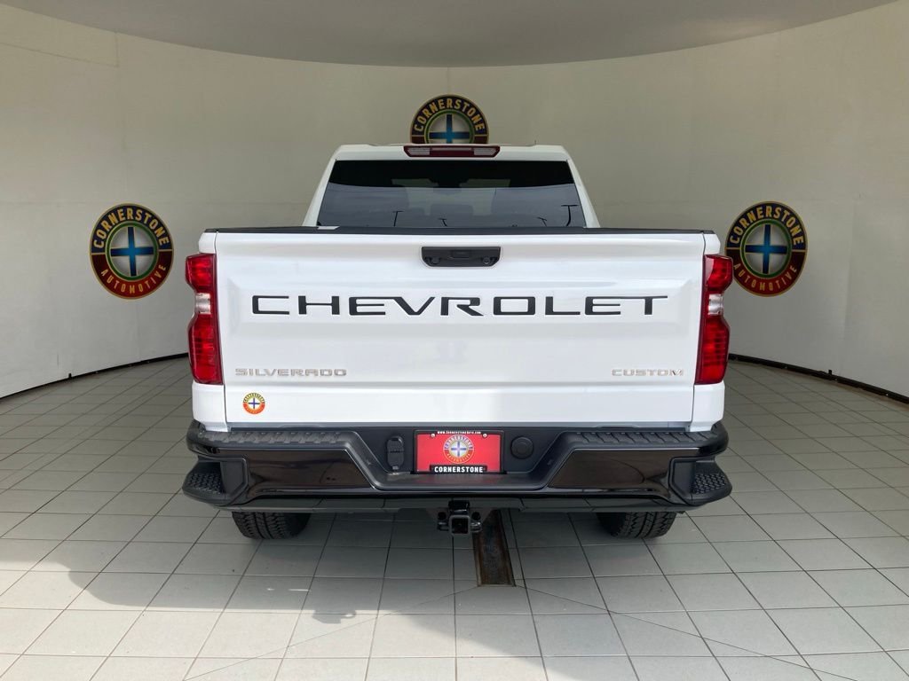 New 2026 Summit White Chevrolet Custom Trail Boss image 19