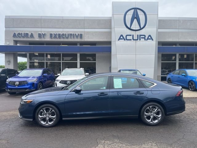 Used 2024 Canyon River Blue Metallic Honda EX image 2