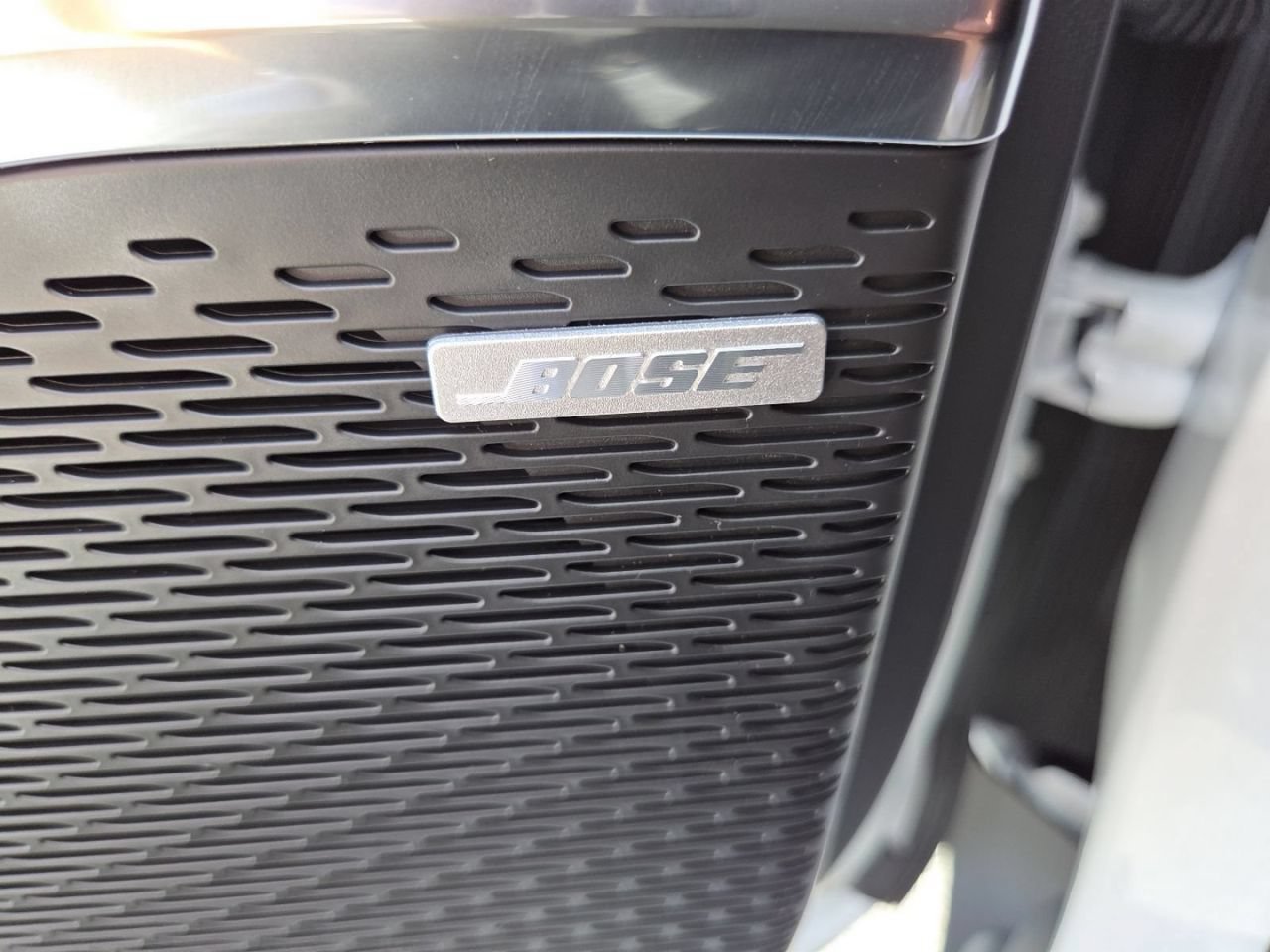 New 2026 Summit White GMC Elevation image 9