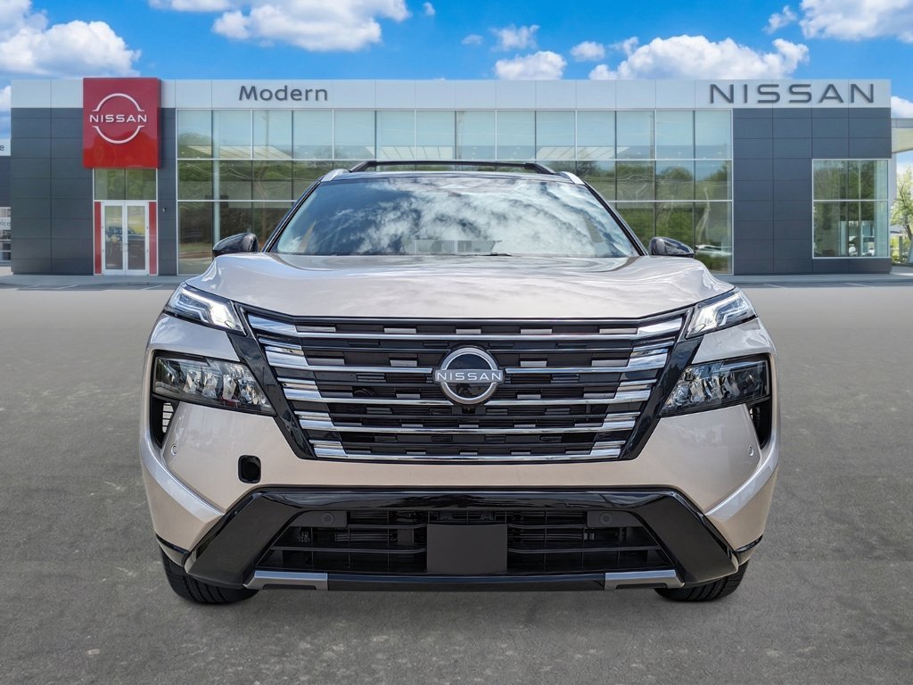 New 2026 Champagne Silver Metallic/Super Black Nissan Platinum image 8