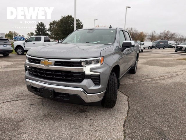 Used 2024 Gray Chevrolet LT image 4