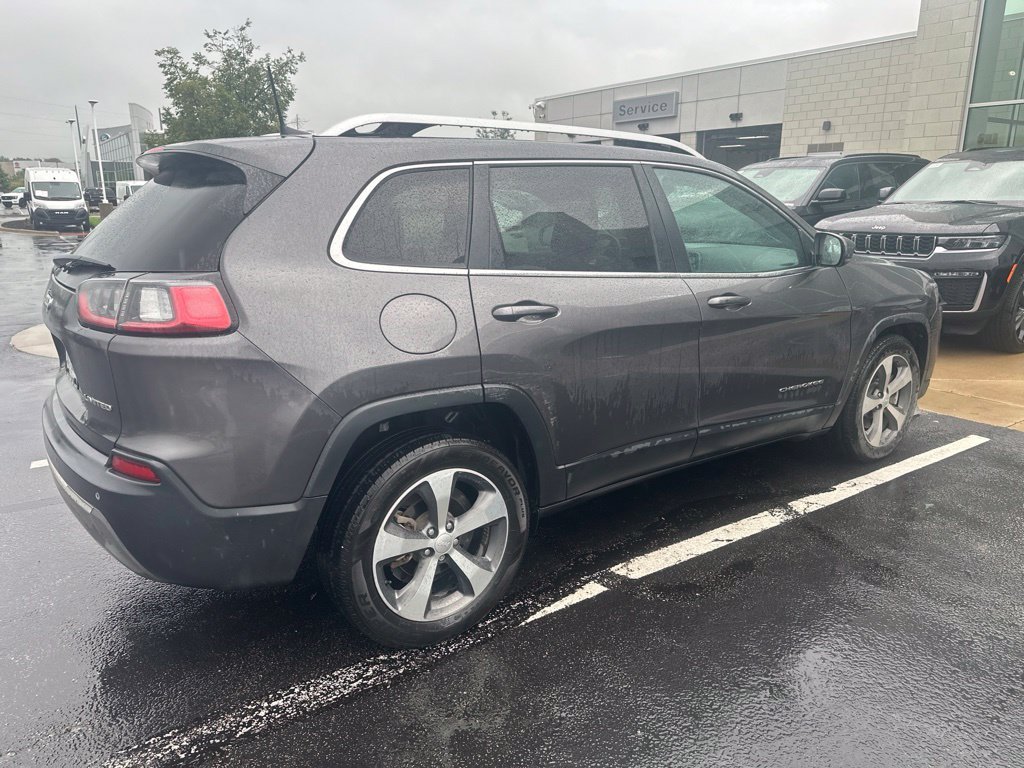 Used 2019 Gray Jeep Limited image 3