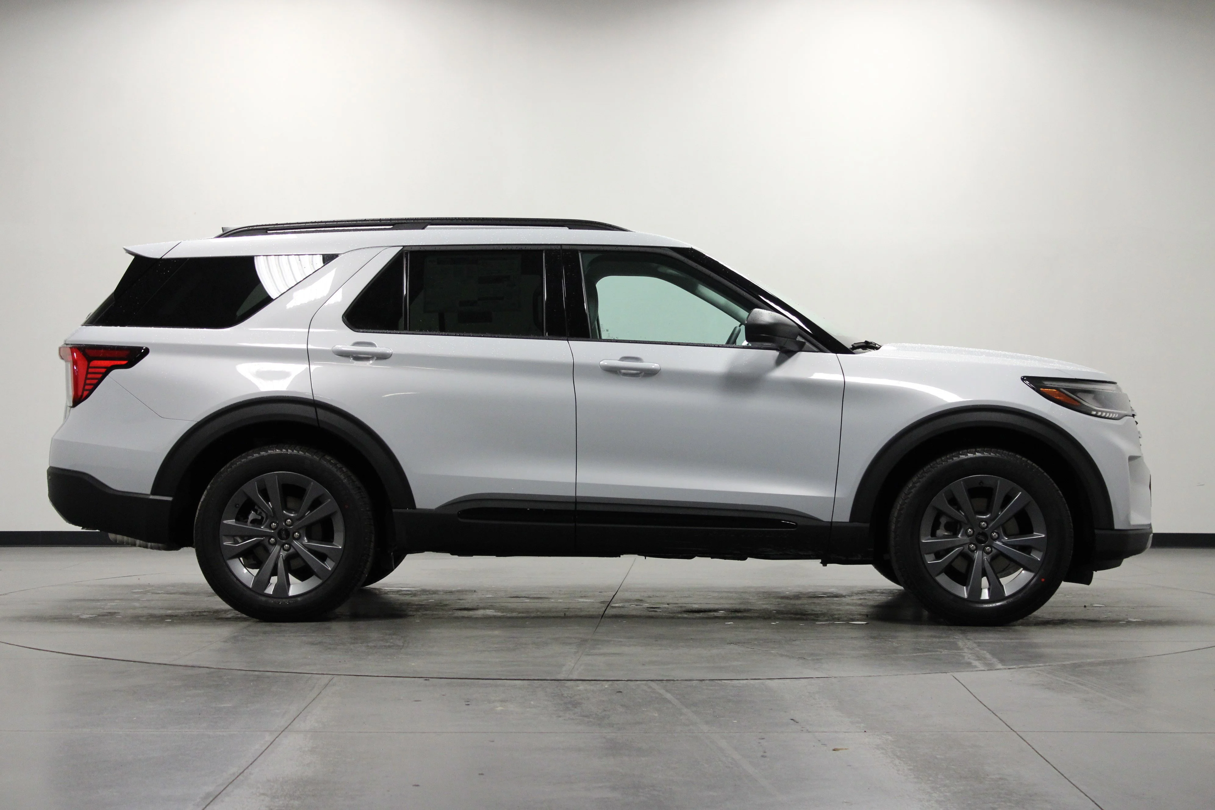 New 2026 Space White Metallic Ford Active image 3