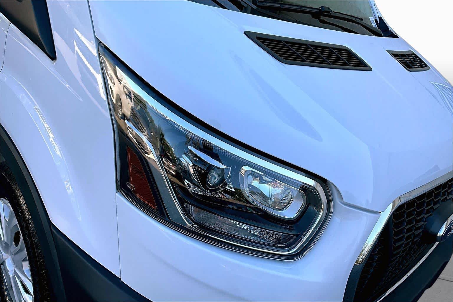Used 2023 Oxford White Ford  image 24