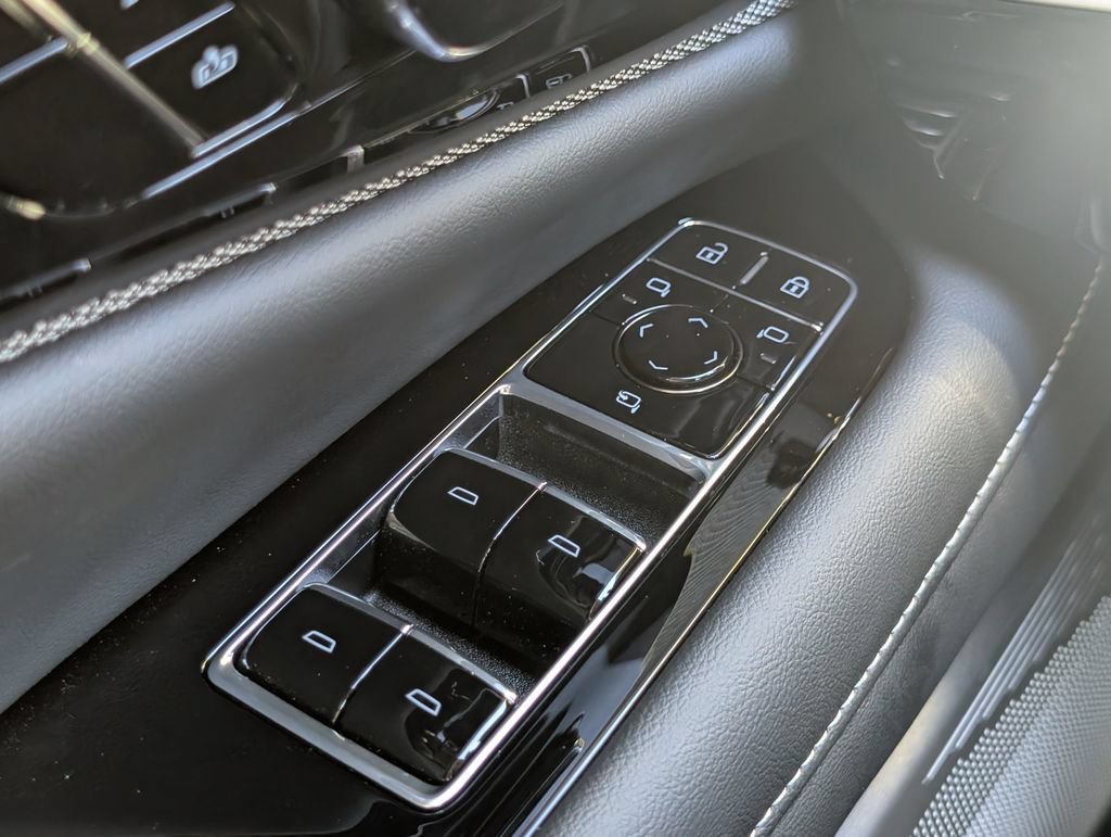 2027 Cadillac OPTIQ Sport - Photo 35