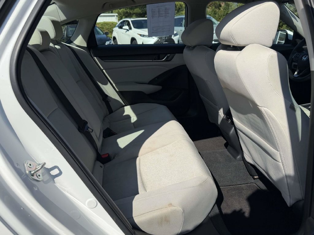 Used 2018 White Honda EX image 12