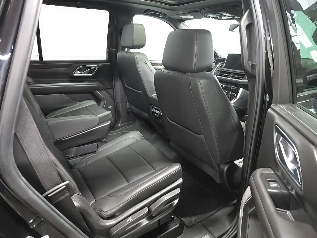 Used 2021 Black Chevrolet Z71 image 21
