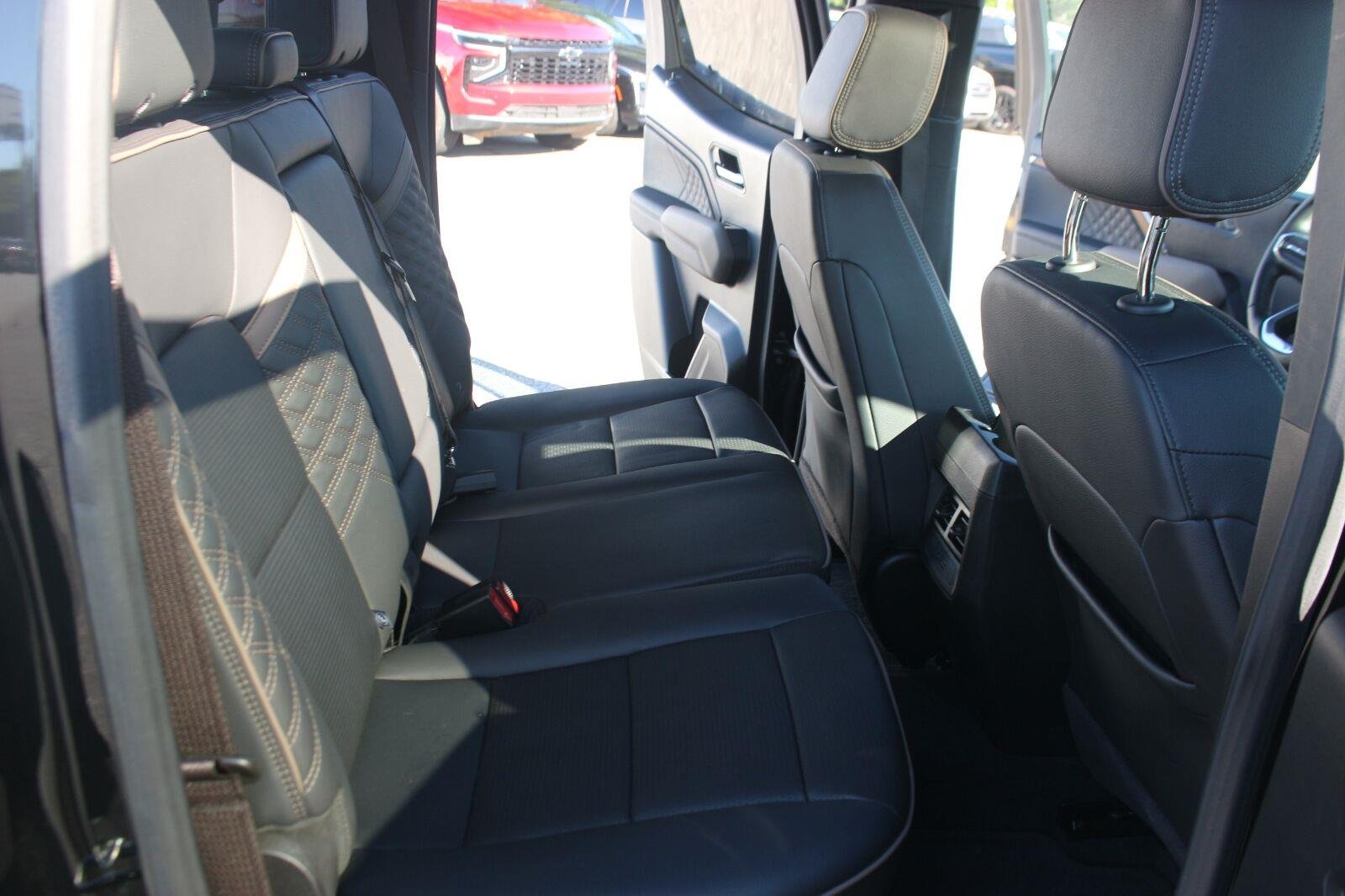 Used 2024 Onyx Black GMC Denali image 35
