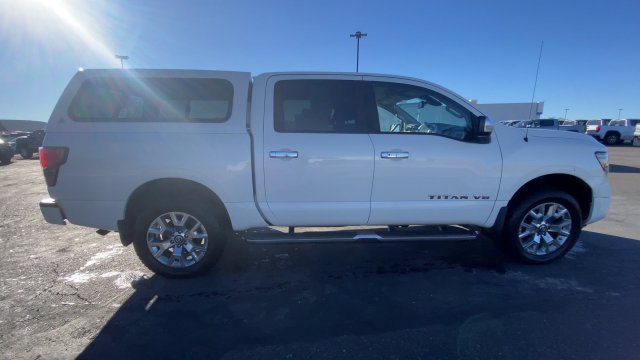 Used 2020 White Nissan Crew Cab SL 4x4 image 9