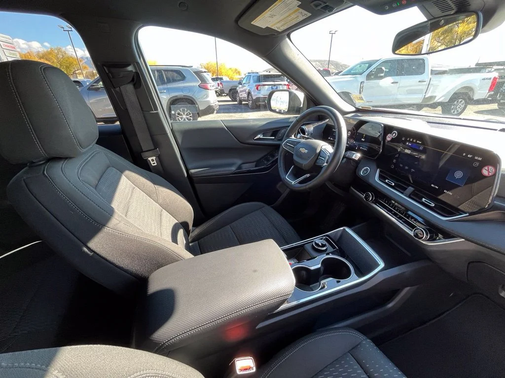 Used 2026 Sterling Gray Metallic Chevrolet LT image 21