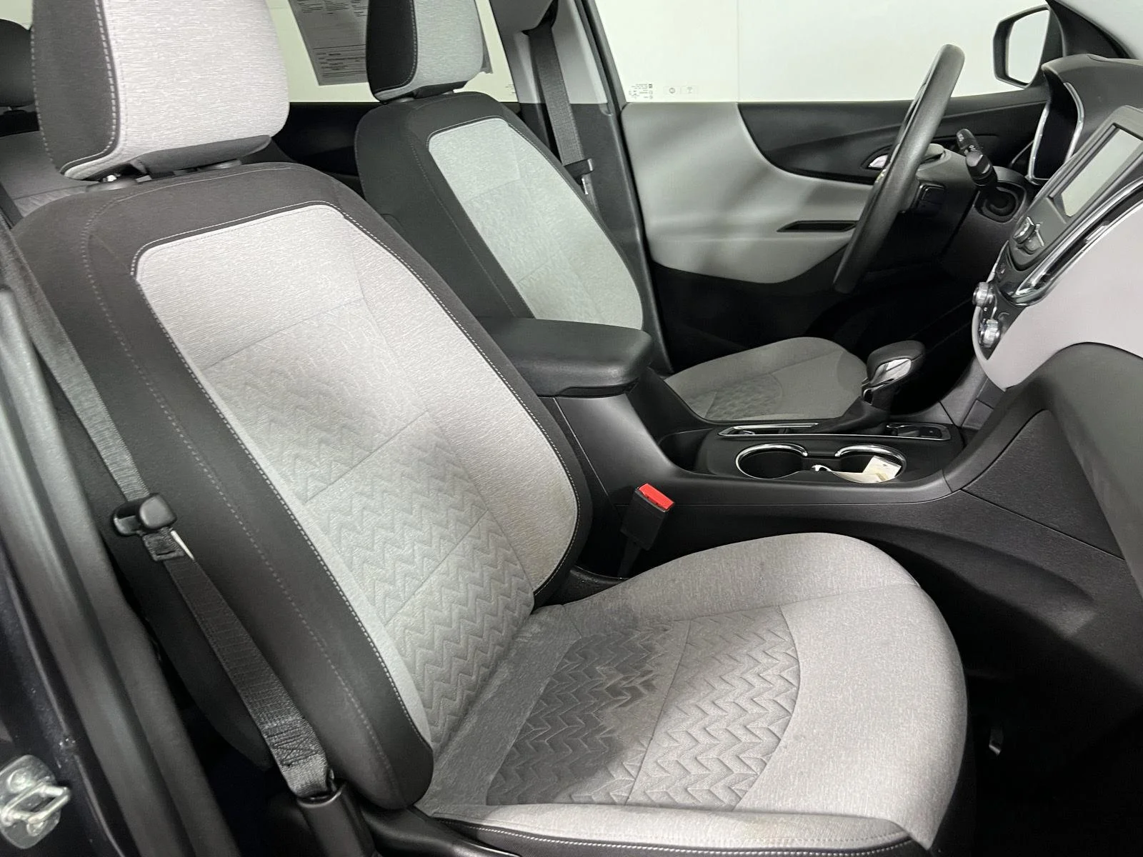 Used 2022 IRON GRAY METALLIC Chevrolet LS image 27