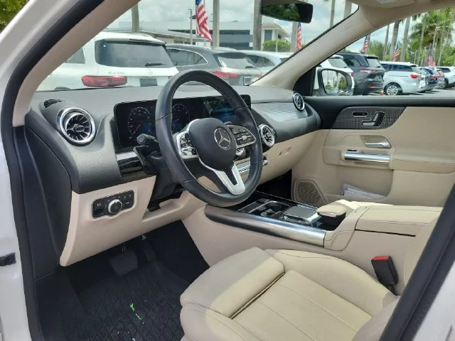 Used 2022 White Mercedes-Benz GLA 250 image 16