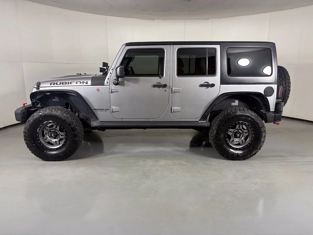 Used 2016 Silver Jeep Unlimited Rubicon image 5