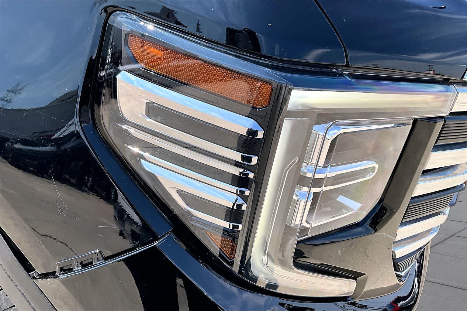 Used 2024 Onyx Black GMC SLT image 28