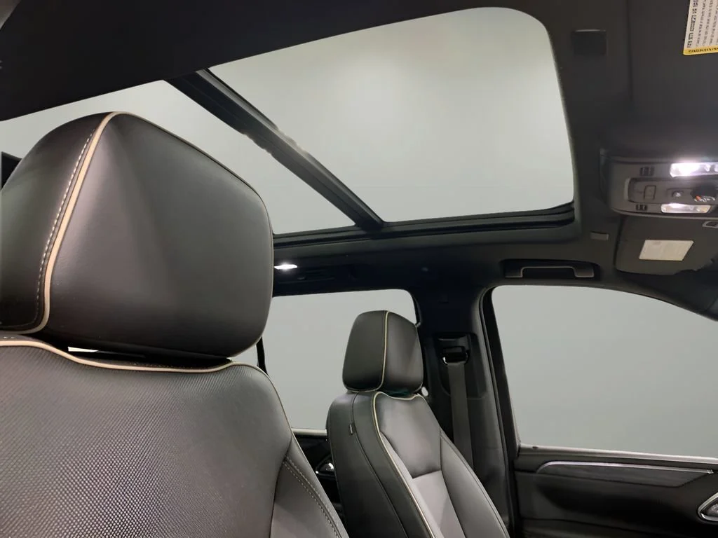 2023 GMC Yukon SLT - Photo 13