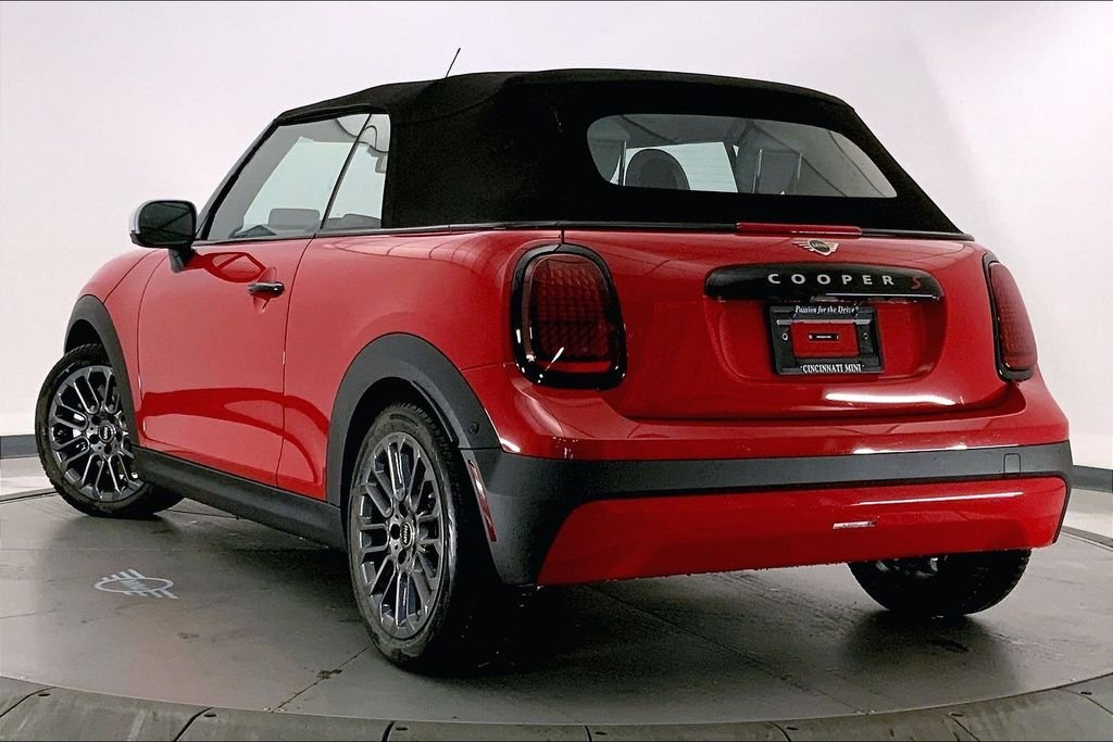 New 2026 Chili Red MINI Iconic image 2